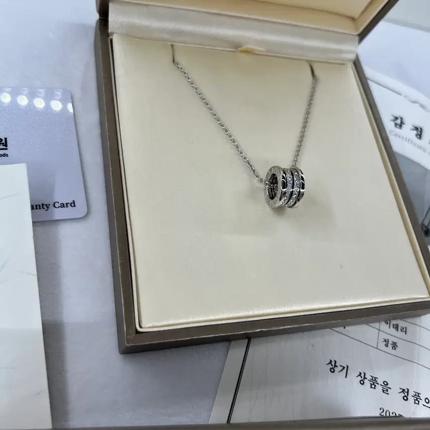 불가리 정품 비제로원 목걸이 화이트골드 파베다이아 사진 3