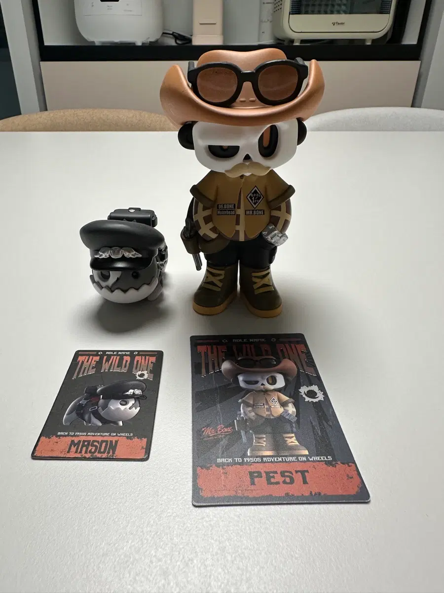 더 와일드 원 피규어 PEST/MASON