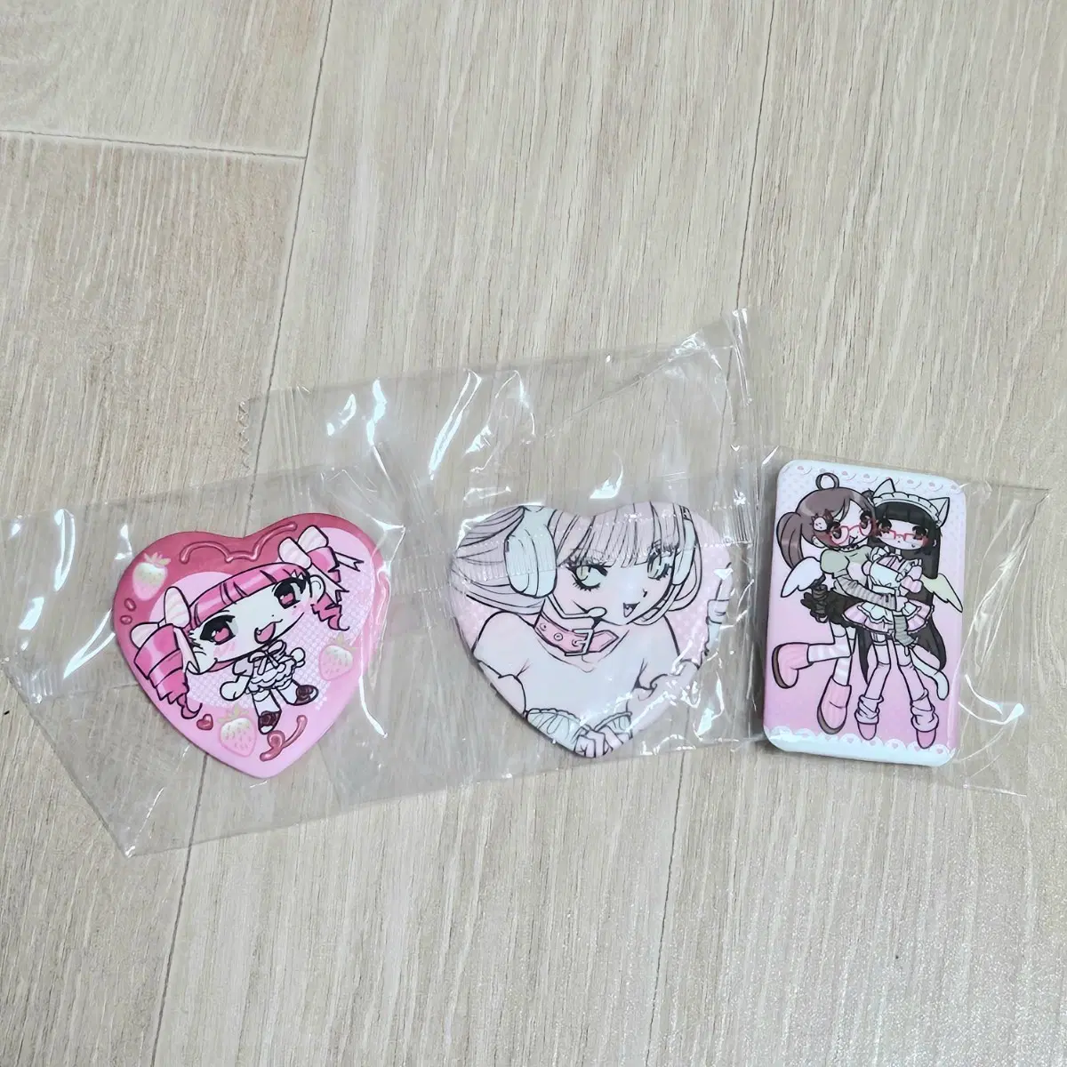 새상품 핀뱃지 3개