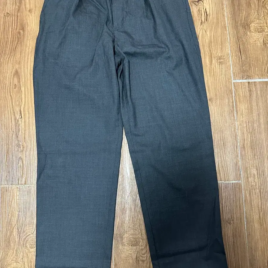 스틸바이핸드 summer wool 2 tuck 팬츠 (PT07231OS) Grey L사이즈 판매합니다.