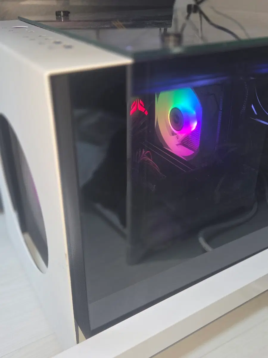 라이젠5600 rx6600xt 미니타워 컴퓨터 팝니다