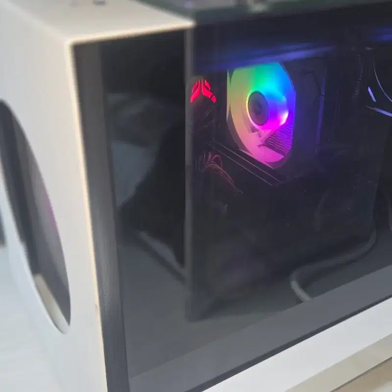 라이젠5600 rx6600xt 미니타워 컴퓨터 팝니다