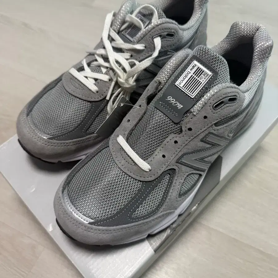 [260] 뉴발란스 990v4 메이드 인 USA 그레이 실버