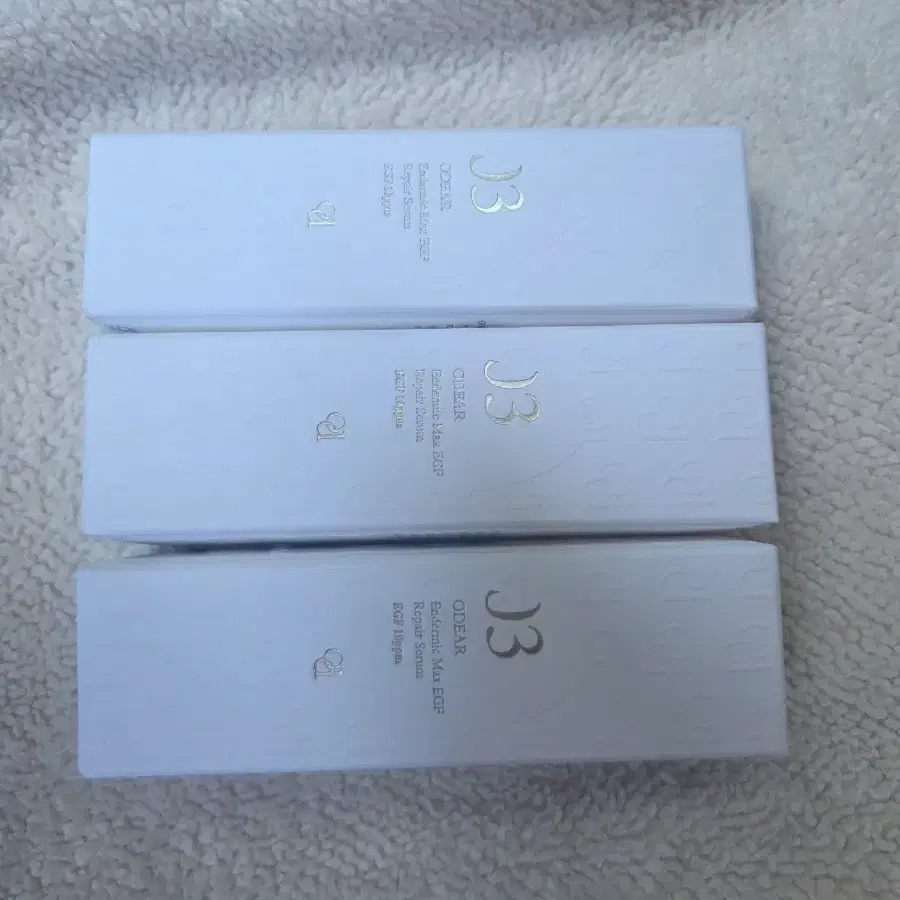 ODEAR 엔더믹 맥스 EGF 리페어 세럼 3개 팝니다.