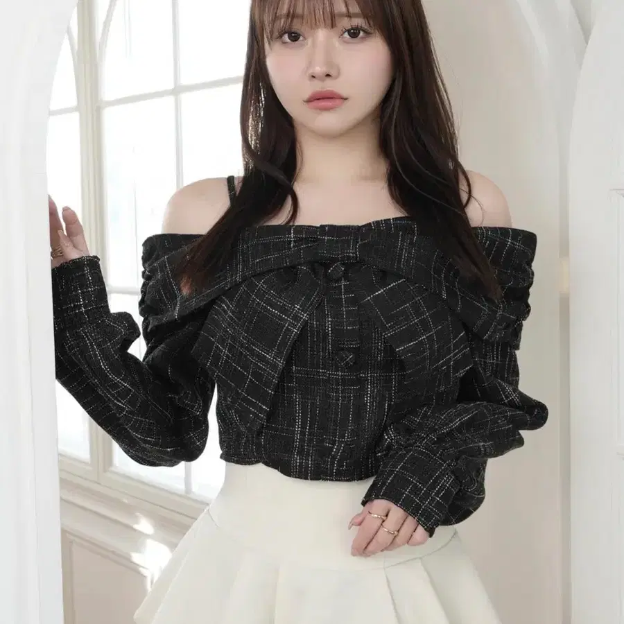 립서비스 리본 오프숄더 롱슬리브 탑 블랙 일브