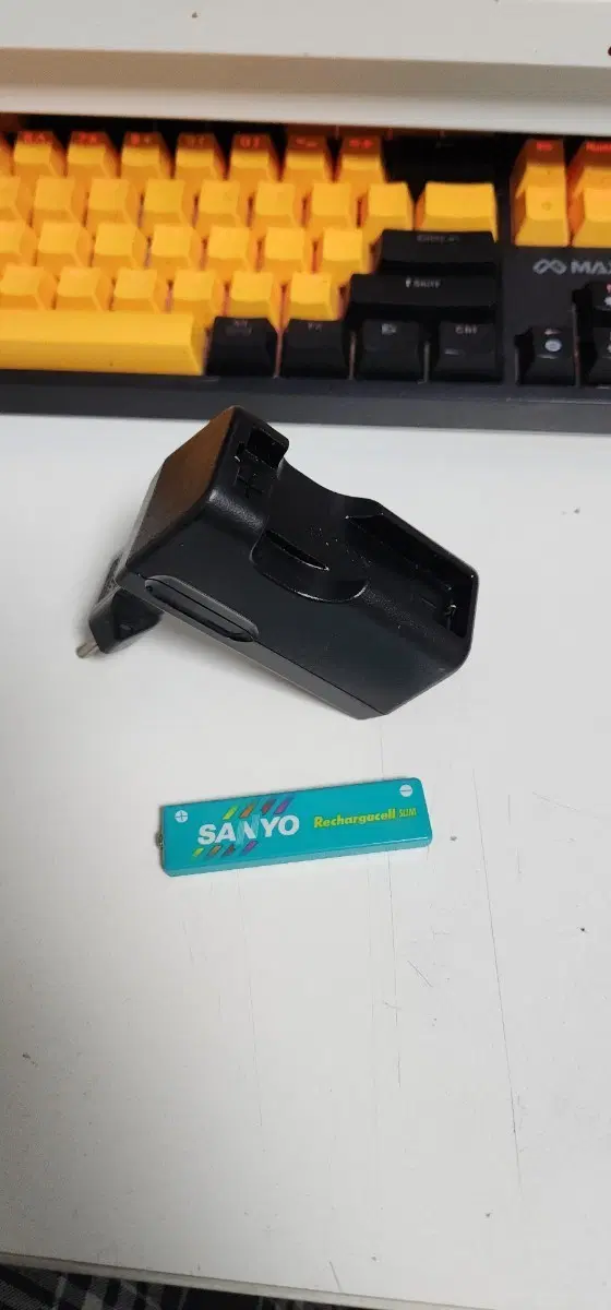 껌전지 충전기 + 산요 껌전지