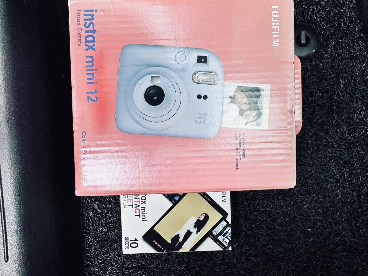 인스탁스 미니12 필름 카메라 + 필름 한통