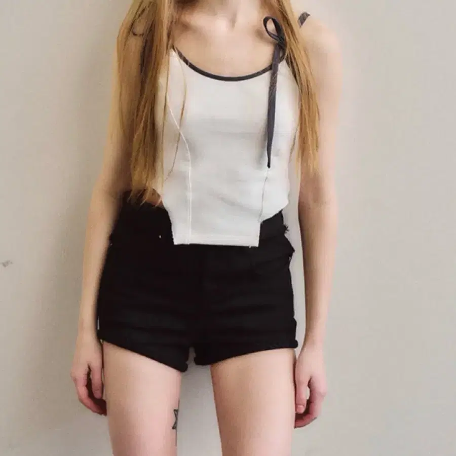 Dared 데어드 스트랩 비키니 슬리브리스 화이트