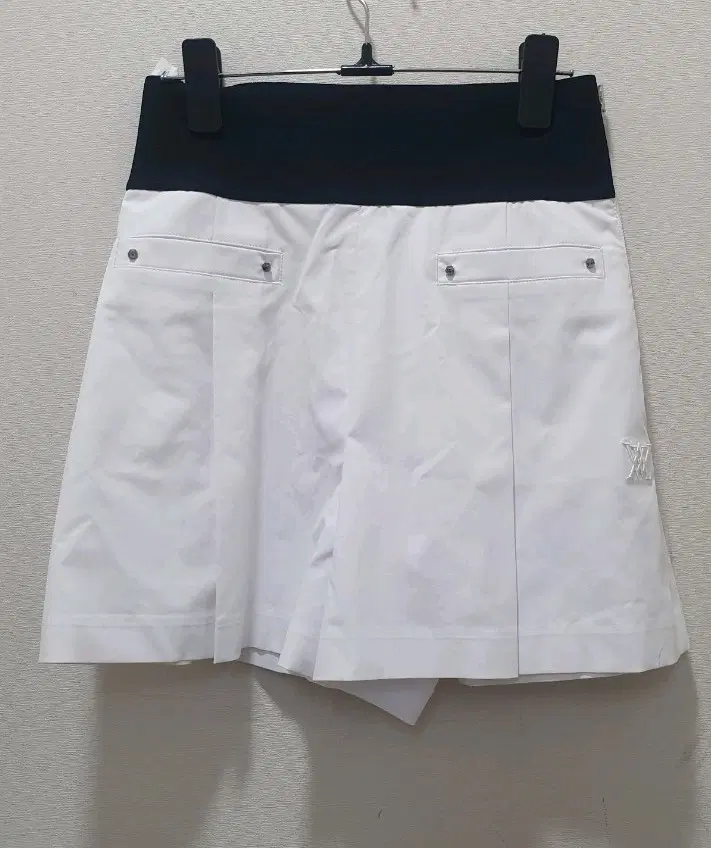 어뉴 골프 스커트 화이트(허리67cm)