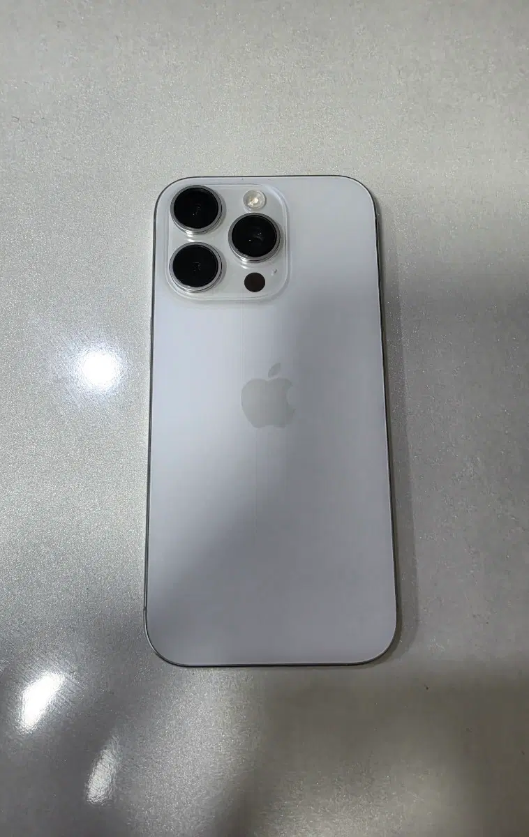 (새상품급) 아이폰 16프로 256GB 화이트 티타늄