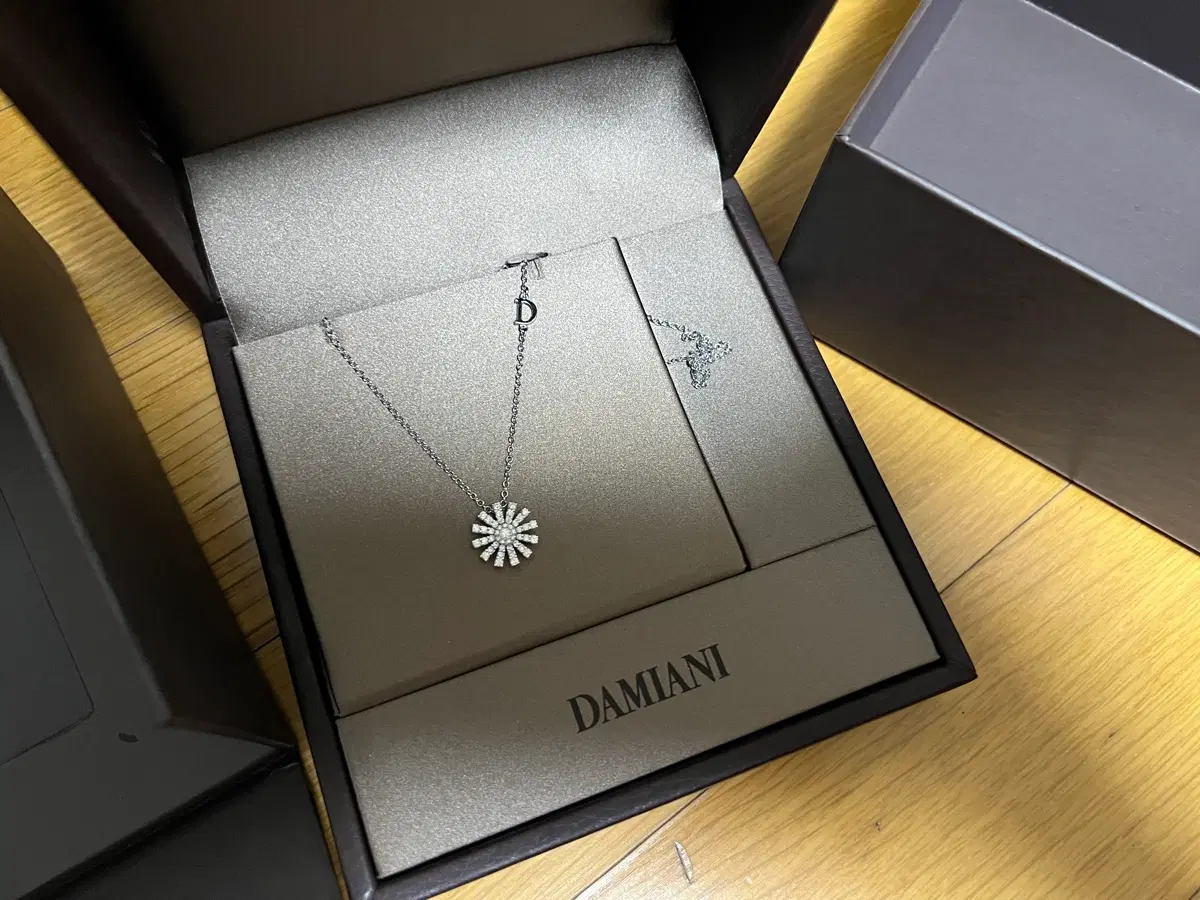 다미아니 마르게리타 12mm 화골 목걸이