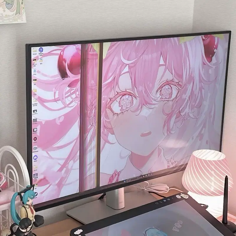 델 U3223QE 4K UHD 울트라 모니터 파손