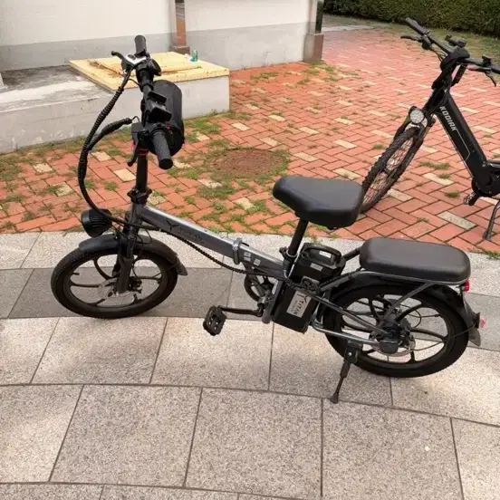 타이탄 700 전기자전거 접이식 블랙