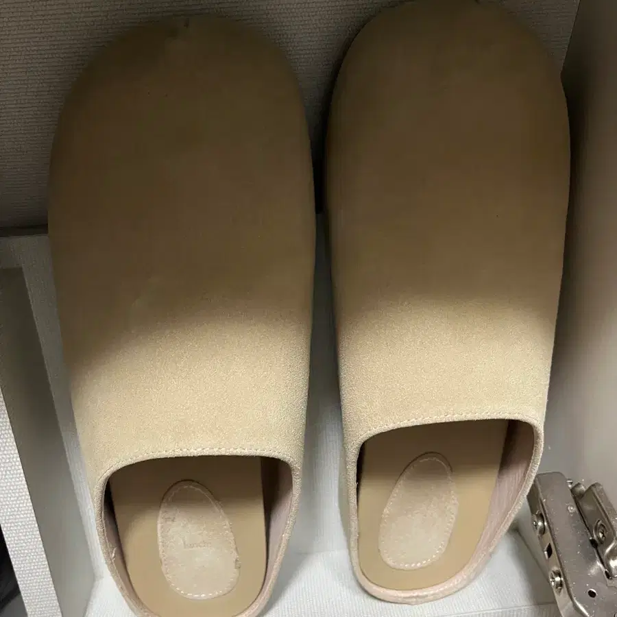 킨치 뮬 BLUNT / SUEDE 270