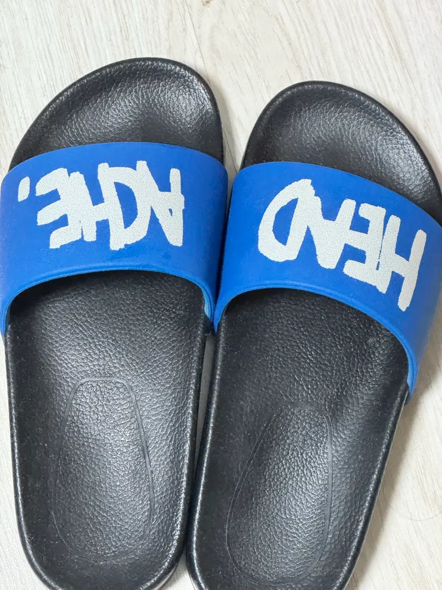 데이먼스 이어 슬리퍼