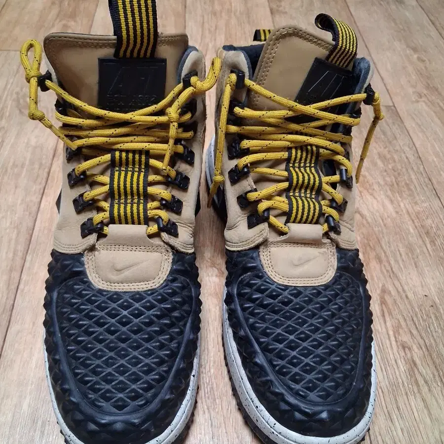 나이키 Lunar Force 1 하이탑 스니커즈.
