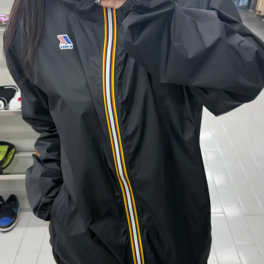 (L) 까웨 블랙 르 브레 3.0 클로드 바람막이 자켓