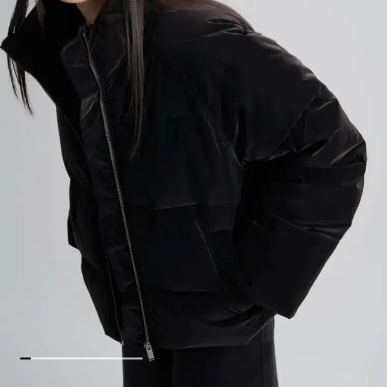 에잇세컨즈 글로시 패딩 블랙 M사이즈