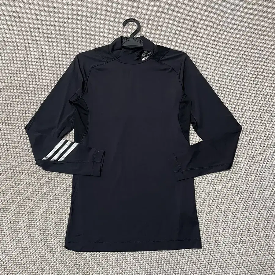 M 아디다스 CLIMACOOL 목폴라 기능티 B.7701