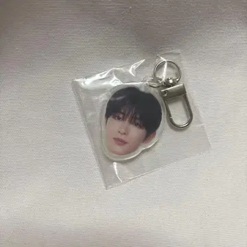 KO1KEYZ 캡슐 토이 얼굴 아크릴 키링 이이즈카 료가