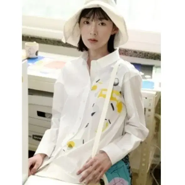 잇미샤 화이트 패턴 셔츠 44~55사이즈 it michaa