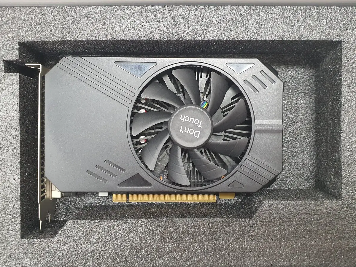 컴퓨터 그래픽카드 ZOTAC 지포스 GTX 1050 2GB GDDR5