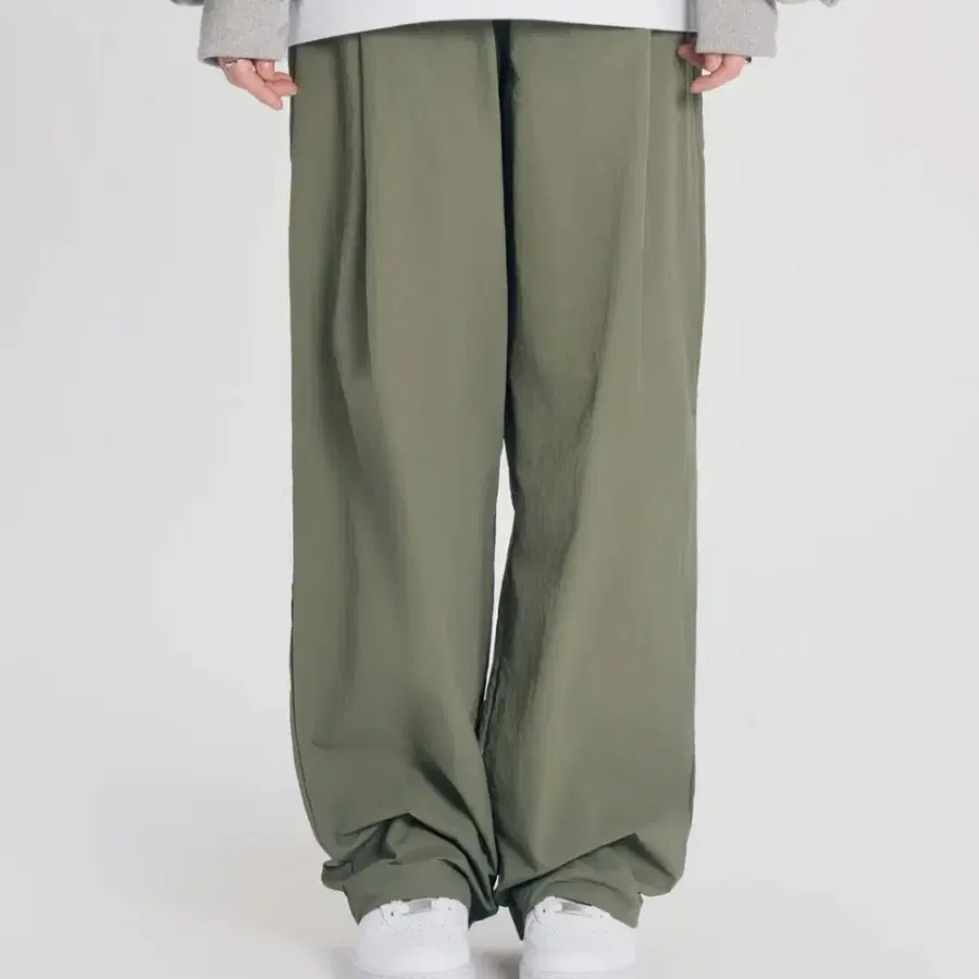 슬로우레코드하우스 나일론 원턱 팬츠 L