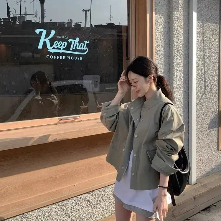 카키색 자켓