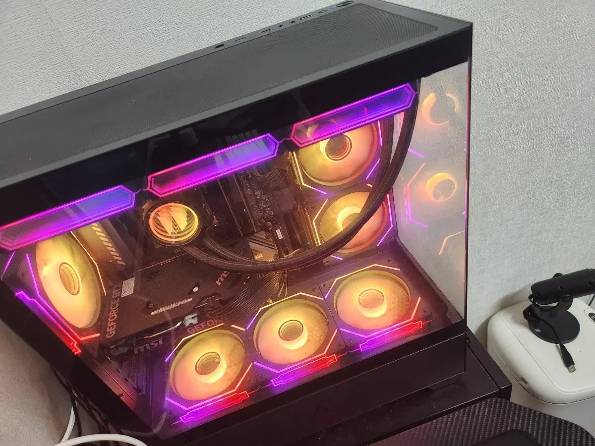 11900F 4060TI 게이밍 컴퓨터 팔아요 이뻐요