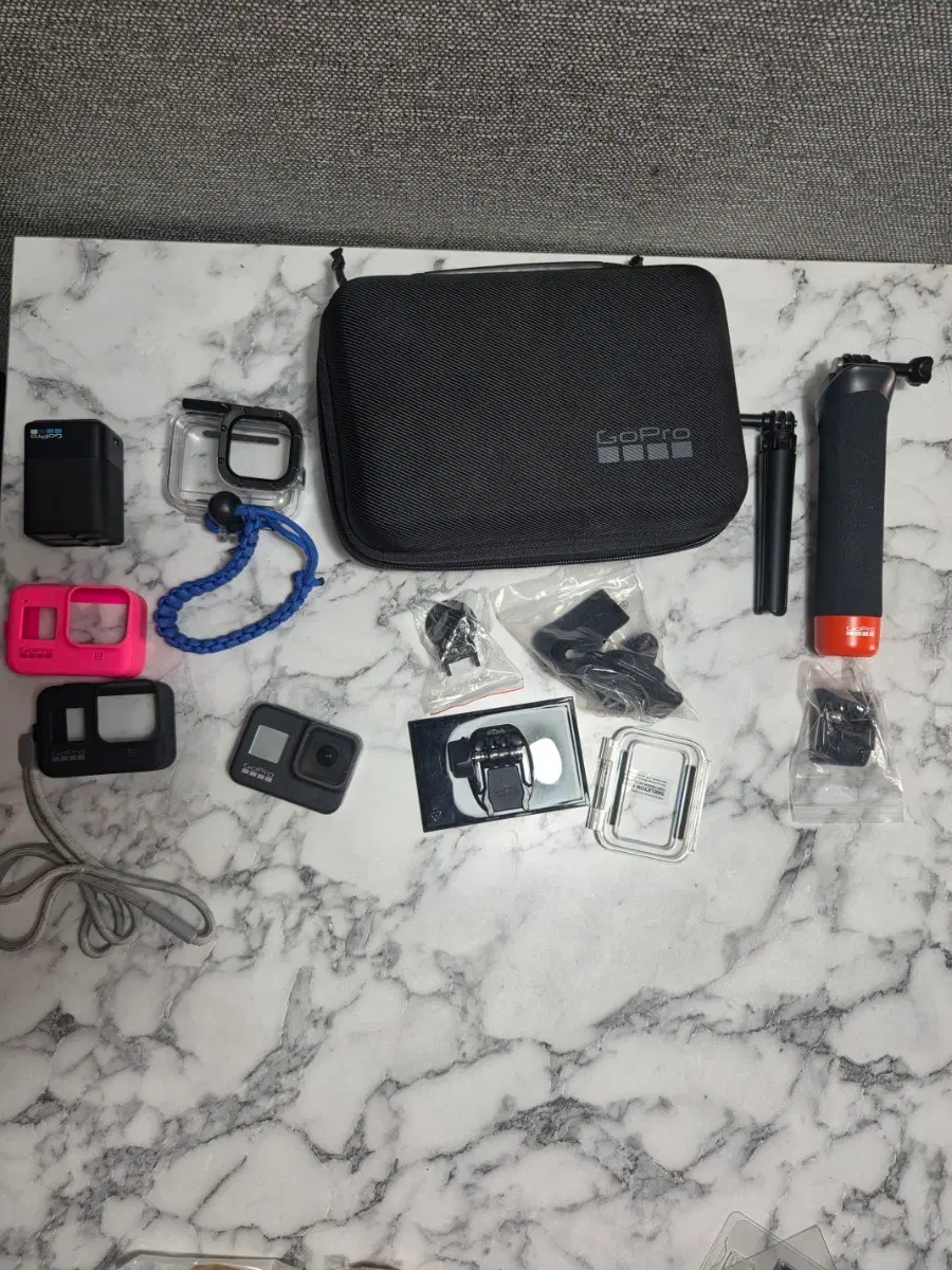 고프로 HERO8 풀세트 액션캠 판매합니다.