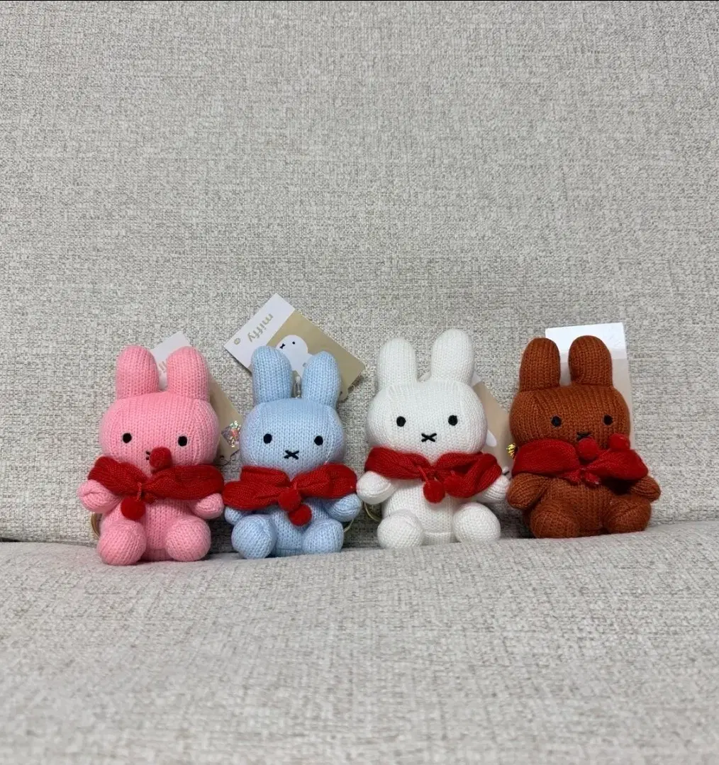 정품 미피 니트 망또 망토 핑크 키링 12cm 인형 가방고리 열쇠고리