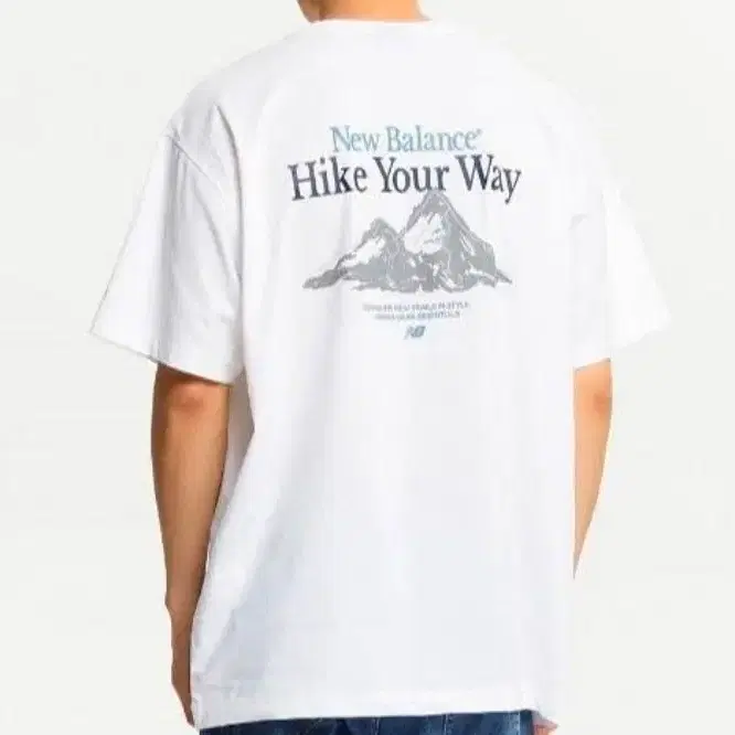 뉴발란스 반팔티 흰색 "Hike Your Way" 프린팅 110