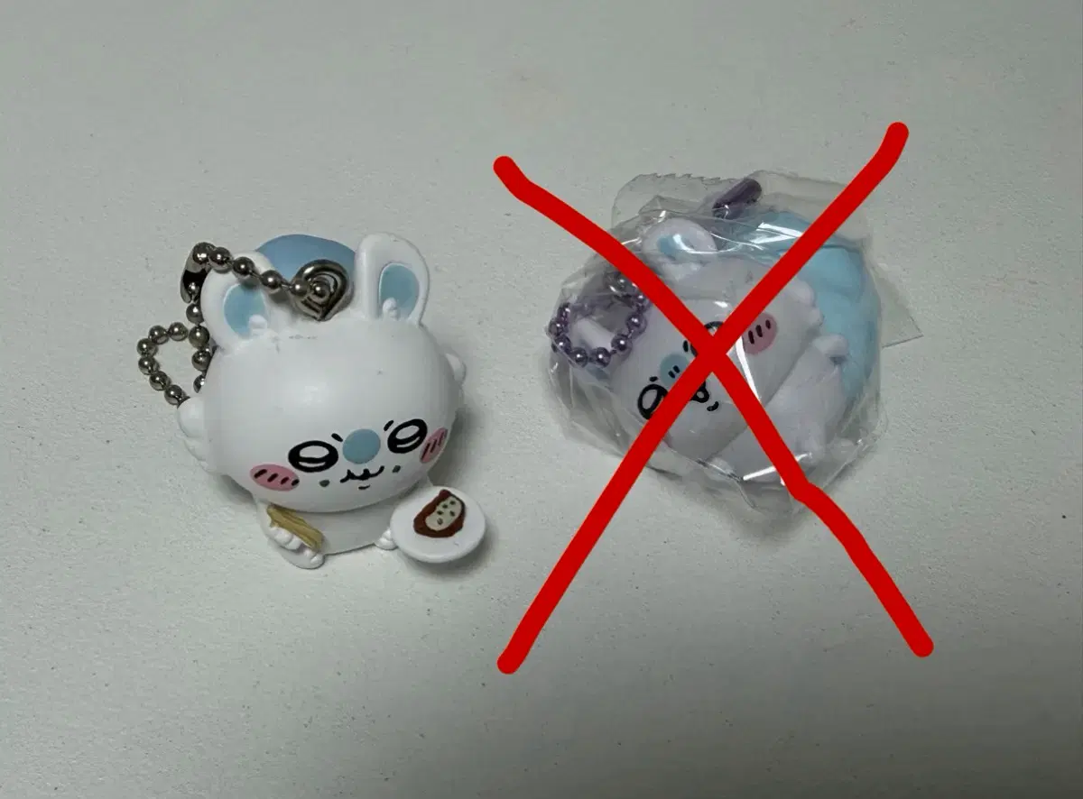 치이카와 먼작귀 모몽가 타베모노 가챠 키링
