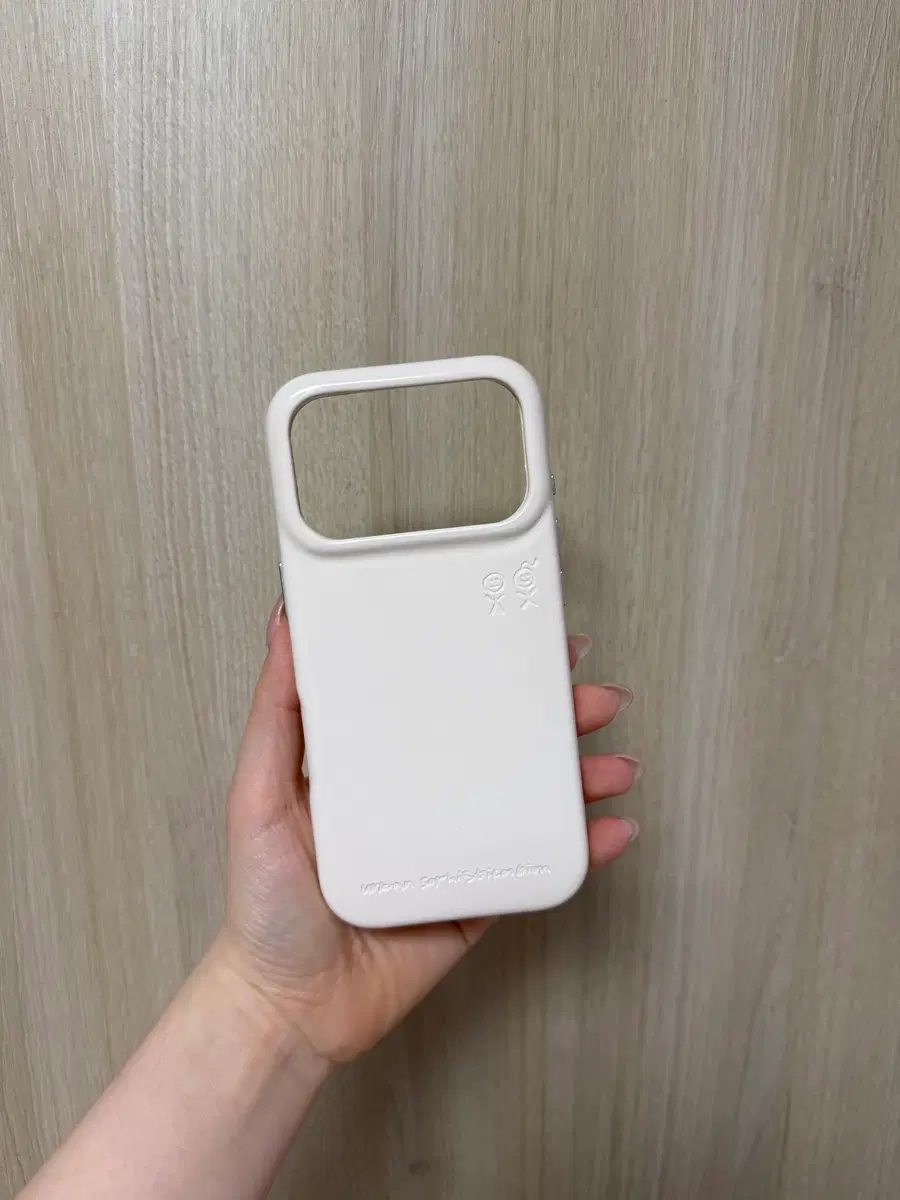 어반소피스티케이션 아이폰 17pro 케이스 오트밀크