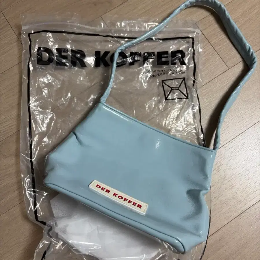 DER KOFFER (델코퍼) 캔디 에나멜 숄더백 블루