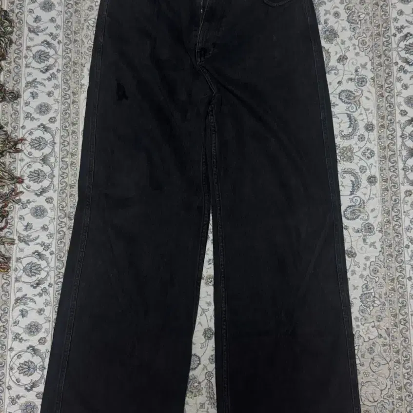 아모멘토 플레어 데님 팬츠 차콜블랙 (L)