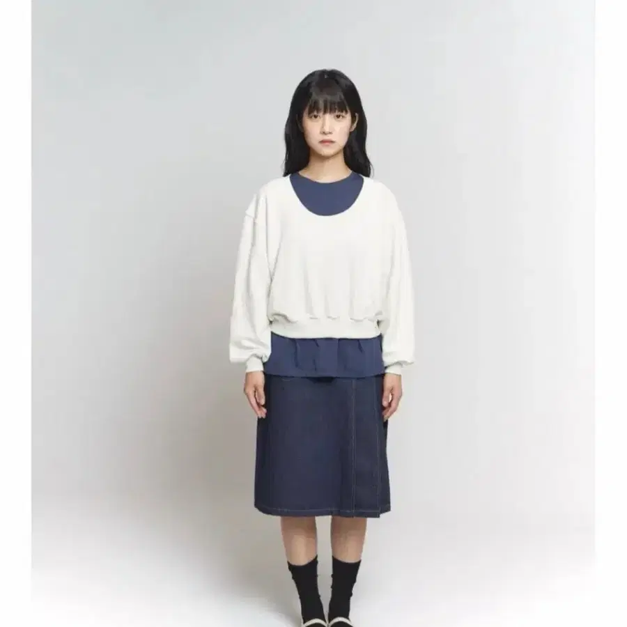 [폴트] U-Neck crop sweatshirt  오트밀