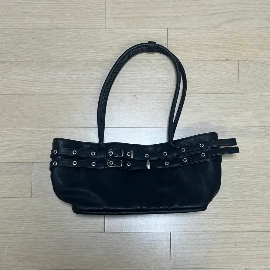여밈 미니 벨티드 보트백