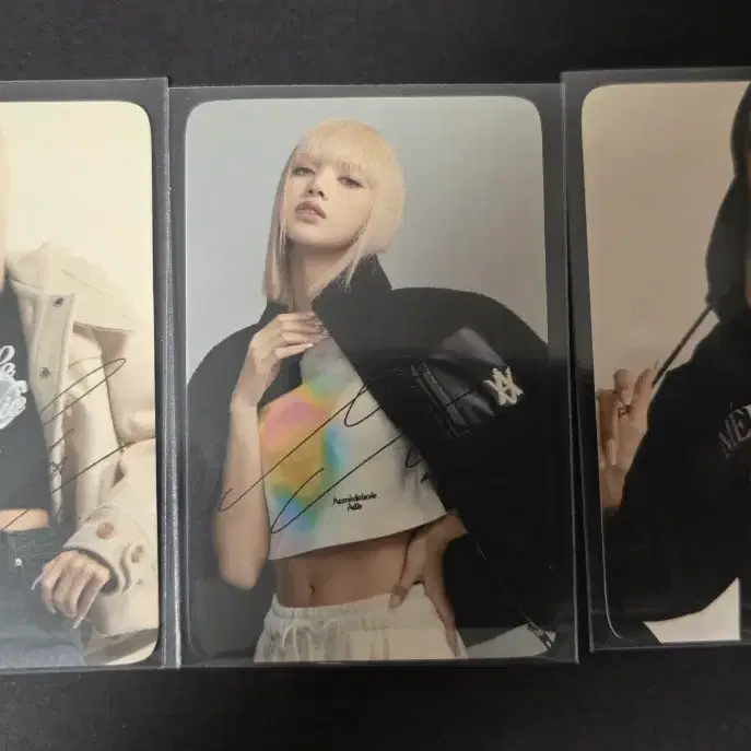 리사 Lisa BLACKPINK BP 블랙핑크 블핑 포토카드 포카 ACME DE LA VIE 콜라보 공식 특전 benefit