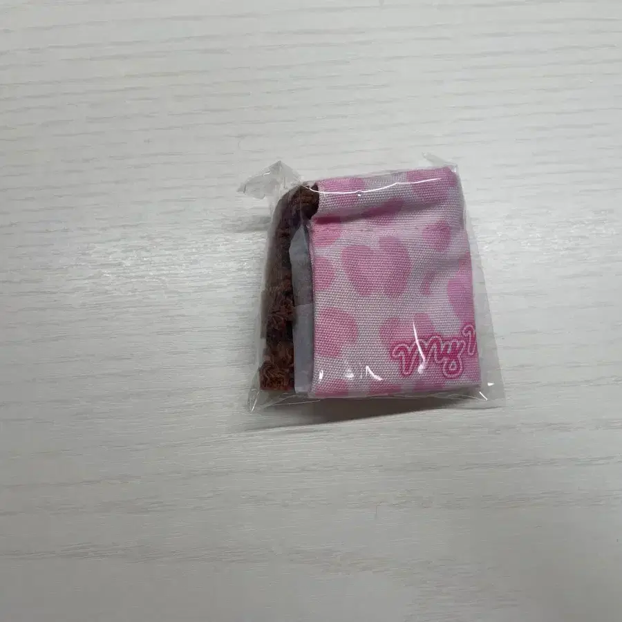 릴리바이레드 태닝 산리오 파우치