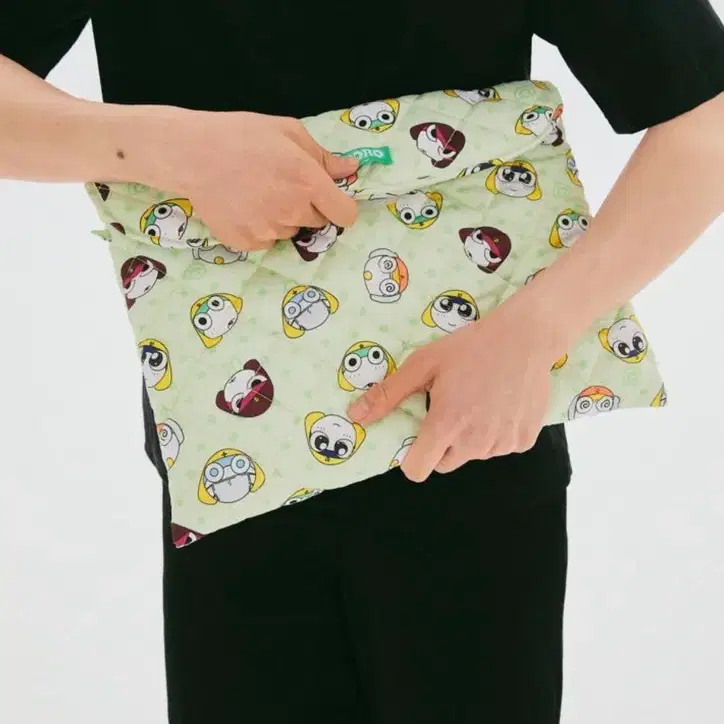 스파오 케로로 노트북 파우치 구해요..!!! 가격 제시해주세요!!