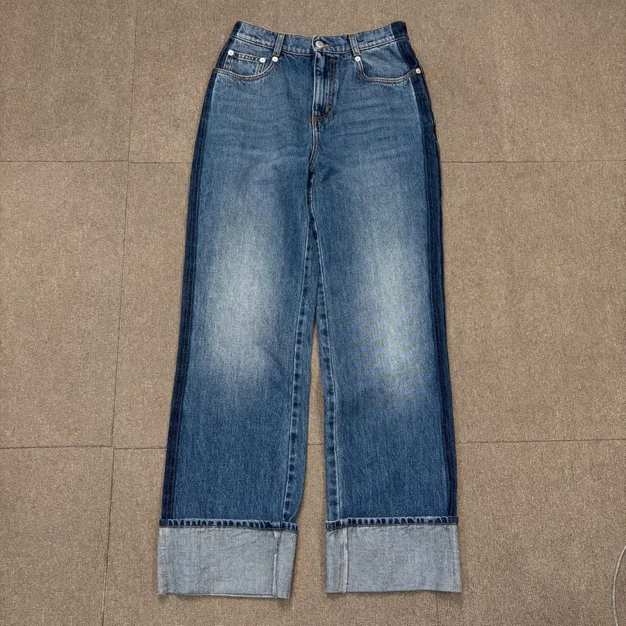 ALEXANDER MCQUEEN 알렉산더 맥퀸 사이드워싱 롤업 데님 26