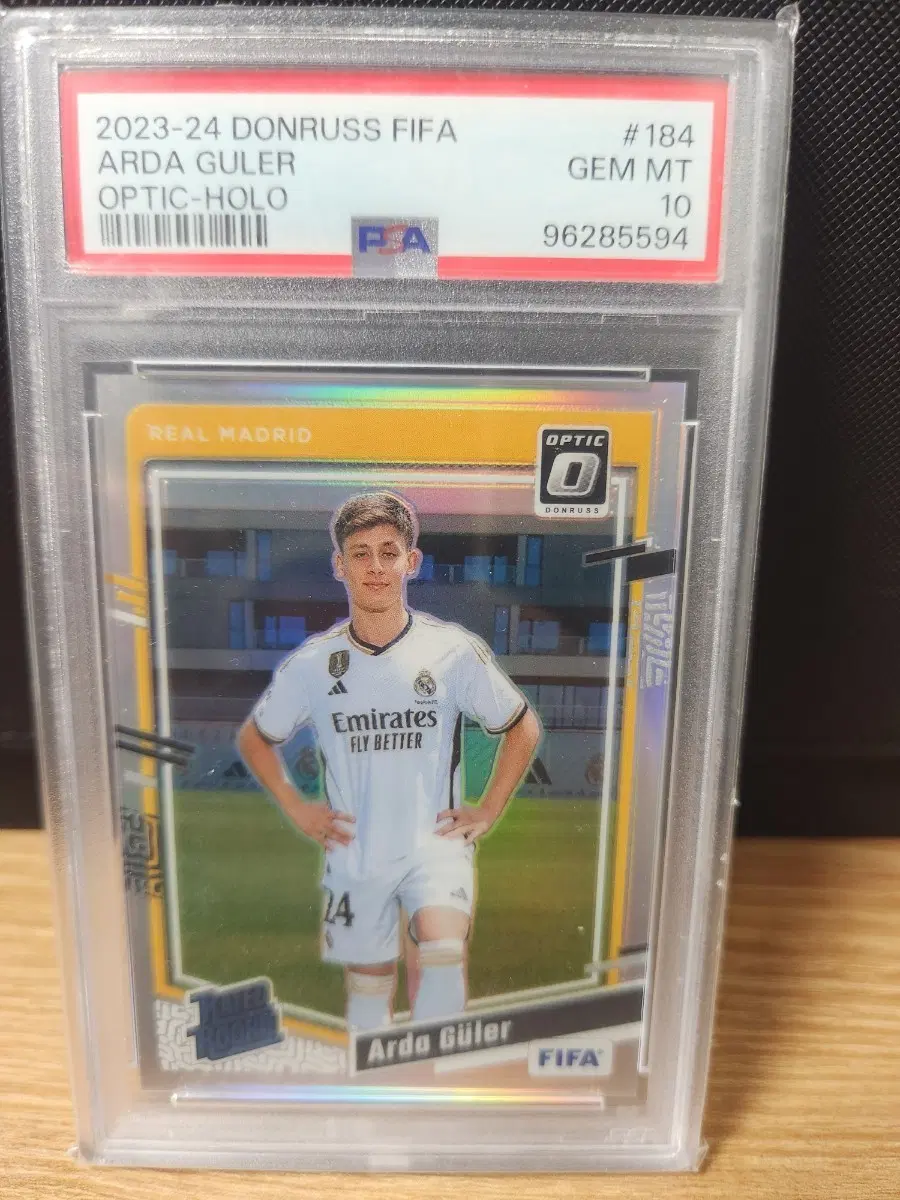 2023-24 돈러스 FIFA 아르다 귈러 옵틱 홀로 루키 PSA10