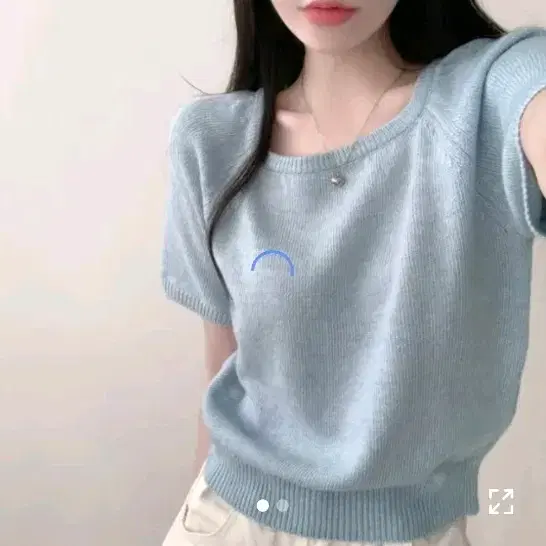에이블리 프리티띵즈 둥글 스퀘어넥 반팔 니트 그레이 컬러
