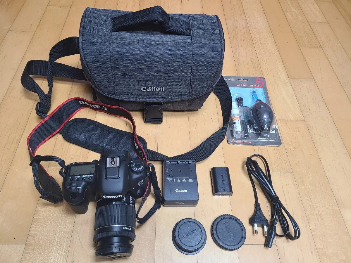 캐논 EOS 7D mark2 + 18 55mm stm 3천컷 이하 직거래 네고