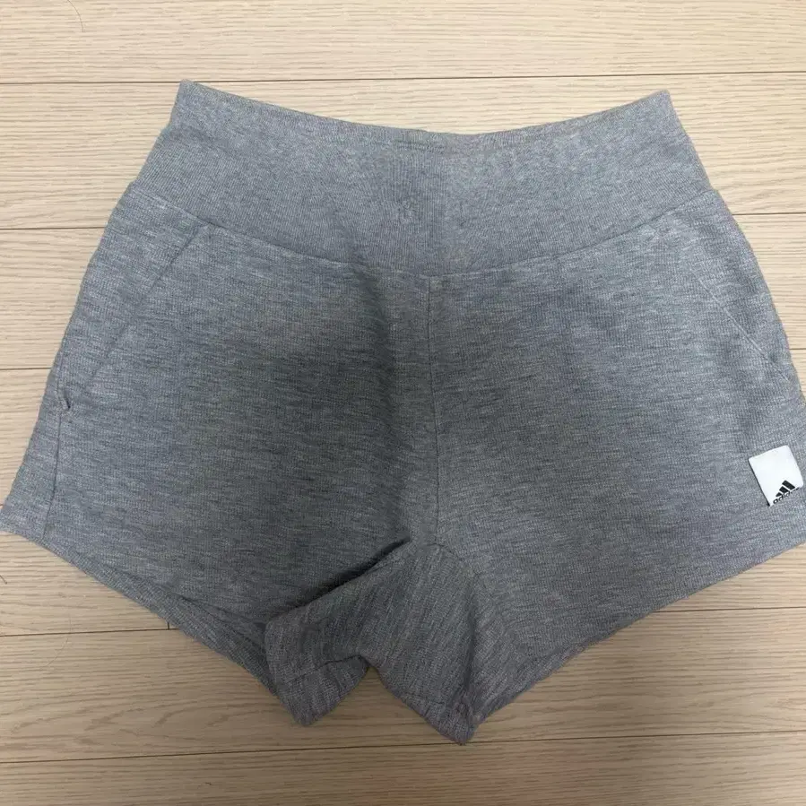 아디다스 그레이 쇼츠