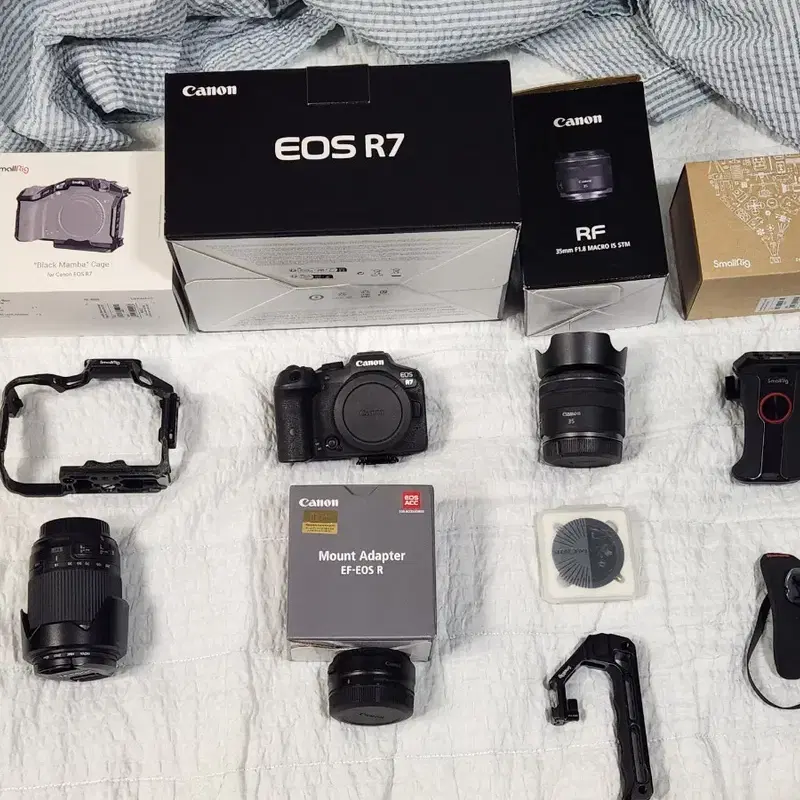 캐논 EOS R7 풀박스 + 렌즈2 +액세서리7