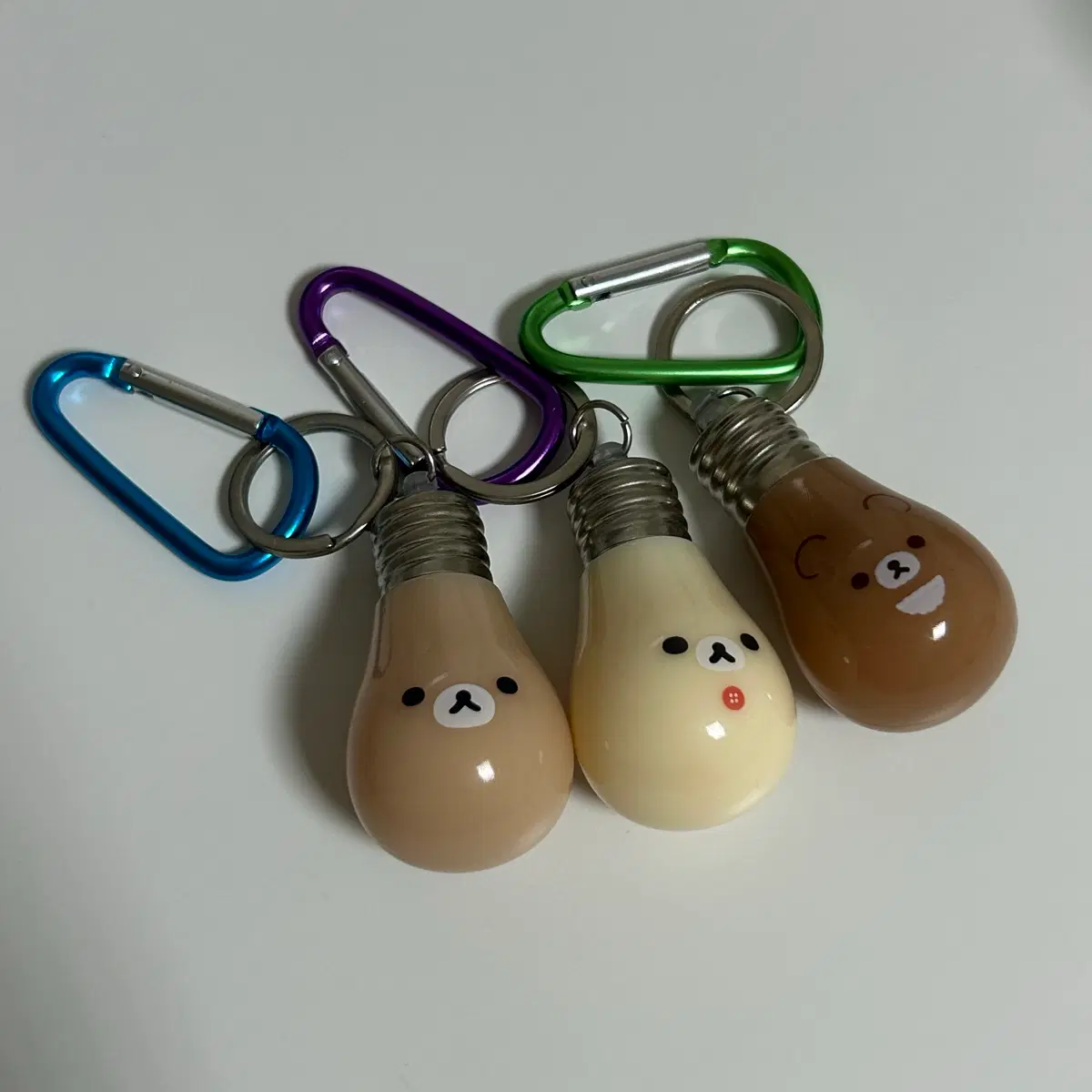 리락쿠마 전구 라이트 카라비너 키링 가챠 코리락쿠마 코구마