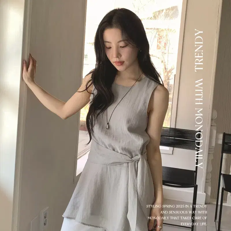 언발 슬리브리스 원피스 블라우스+스카프