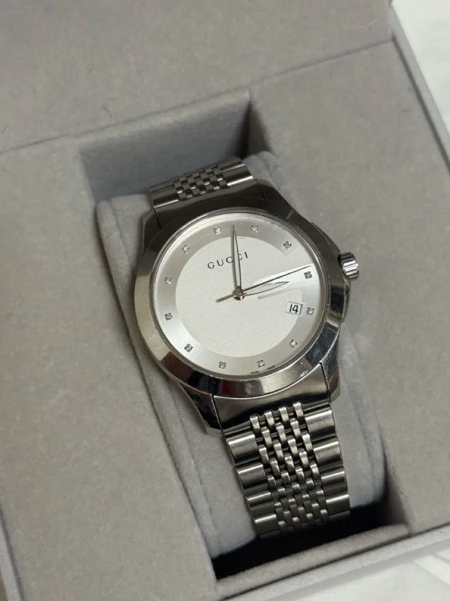 구찌 G타임리스 38mm 다이아 시계